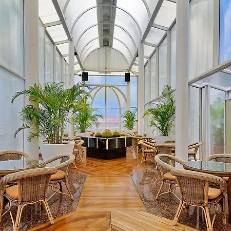 Bull Astoria מלון 3*