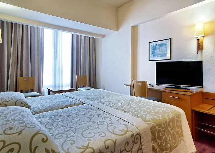 Bull Astoria Готель