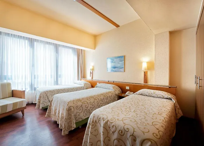 Bull Astoria Готель