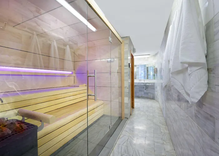 Bull Astoria Hotel 3*